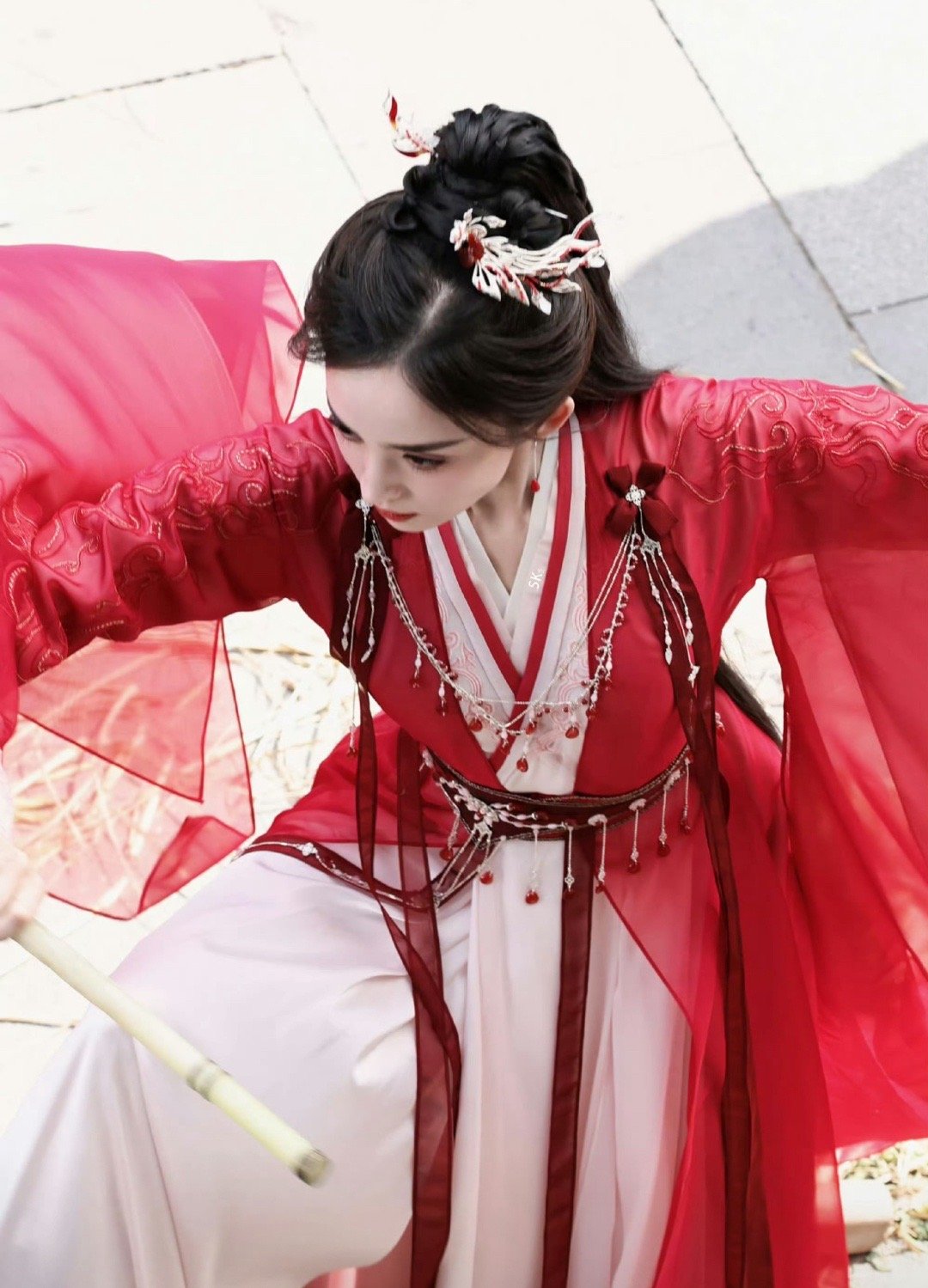娜扎新剧造型路透🈶红衣女侠味十足她的武打戏完全可以放心[爱慕] ​​​