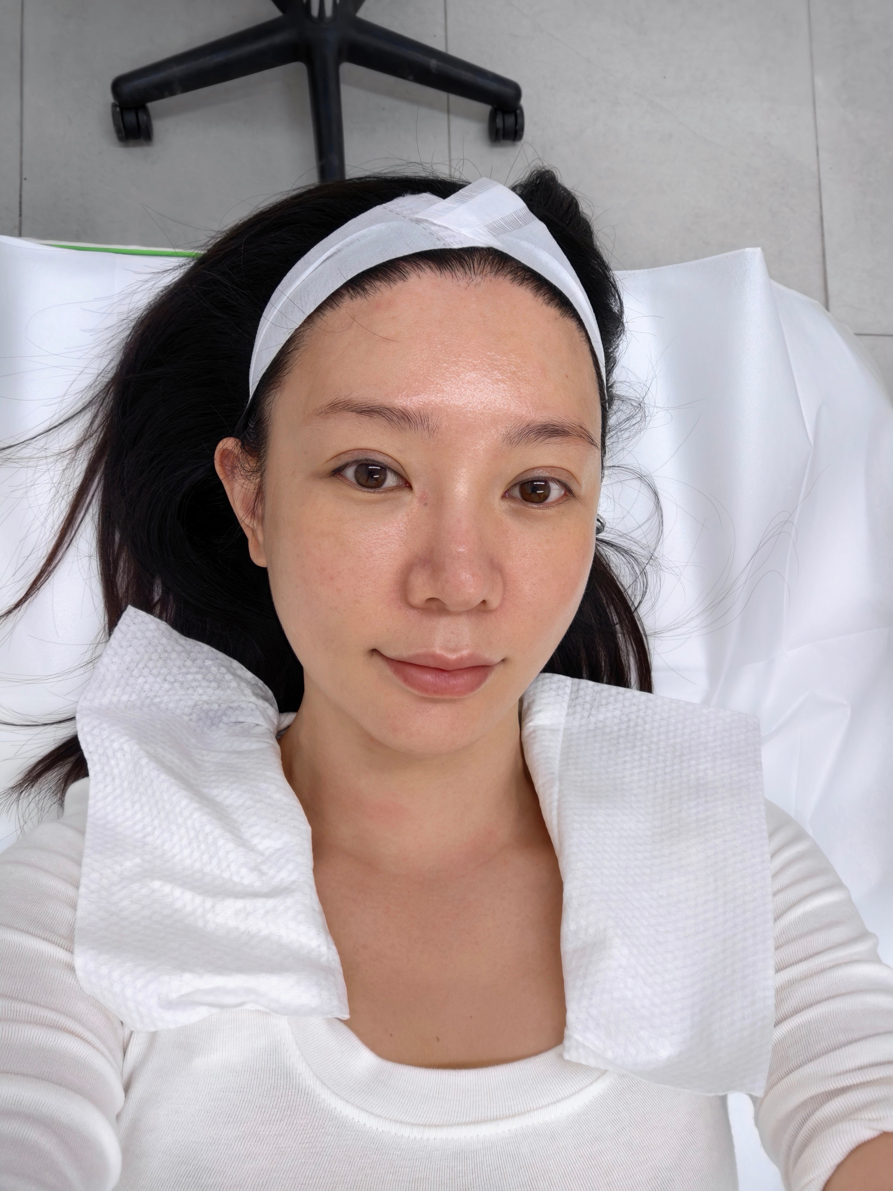 刚提的新车当然要开出去浪啊嘉里中心的VIP停车区设计的有点性冷淡风，太适合我的银