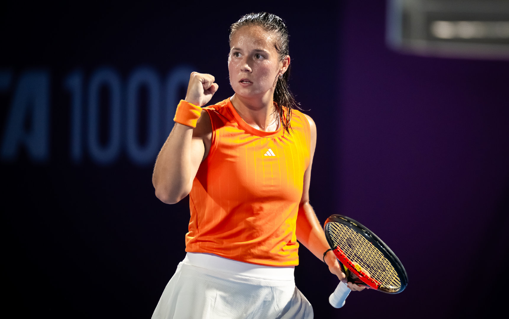 WTA1000迪拜站首轮，去年赛会亚军、12号种子陶森以7-6(4) 6-2击败