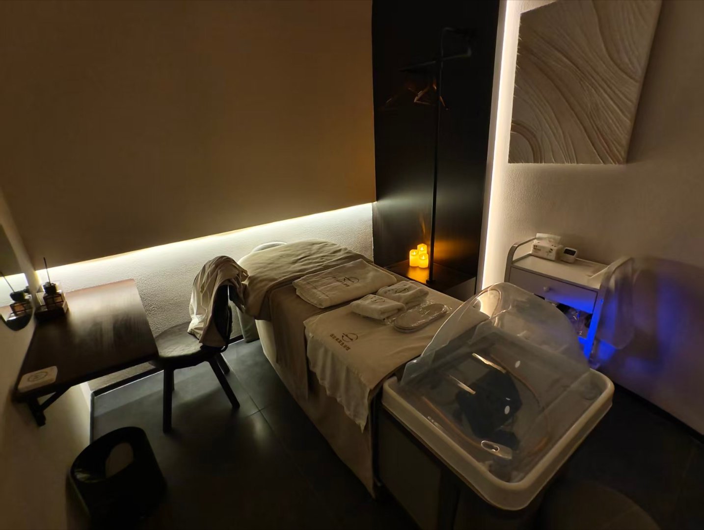 今天出差福建，出差珠海，出差江苏，而我最近状态不佳，决定休息一天，采耳+洗头+按