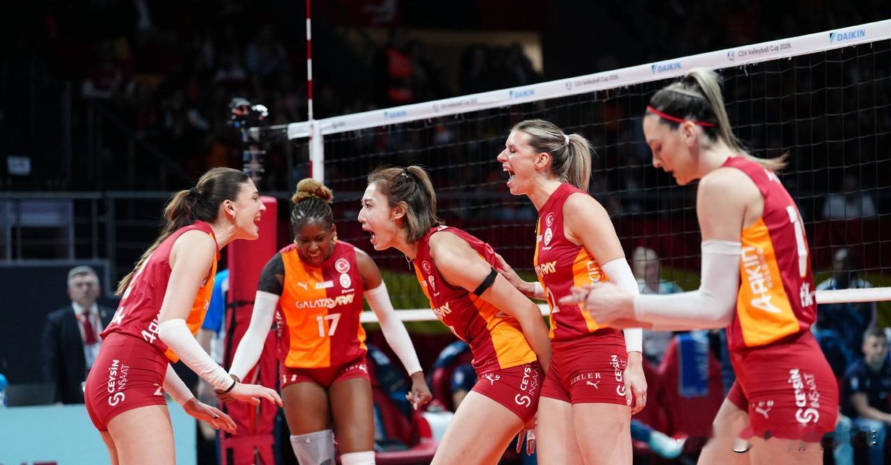 王媛媛11分 加拉塔萨雷3-1逆转基耶里夺欧联杯冠军

北京时间4月9日凌晨，2