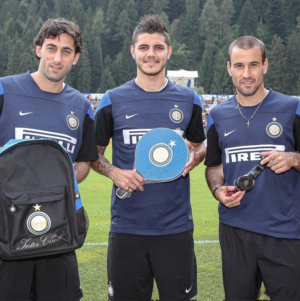 老照片曼联1比0纽卡斯尔联博洛尼亚4比3国际米兰热点现场 🖤💙 