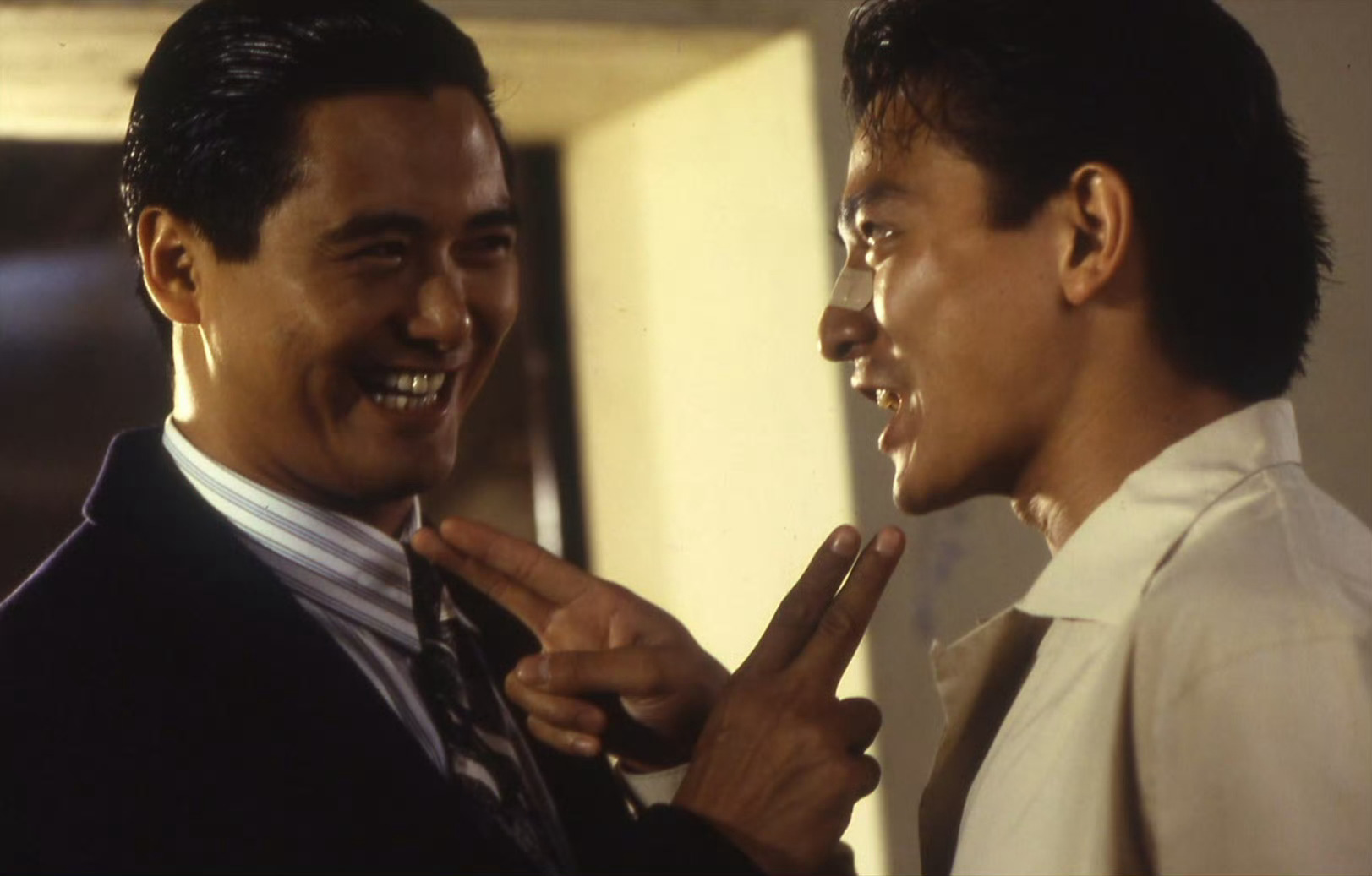 36年前的今天，王晶导演，周润发、刘德华、王祖贤与张敏主演的《赌神》在香港上映~