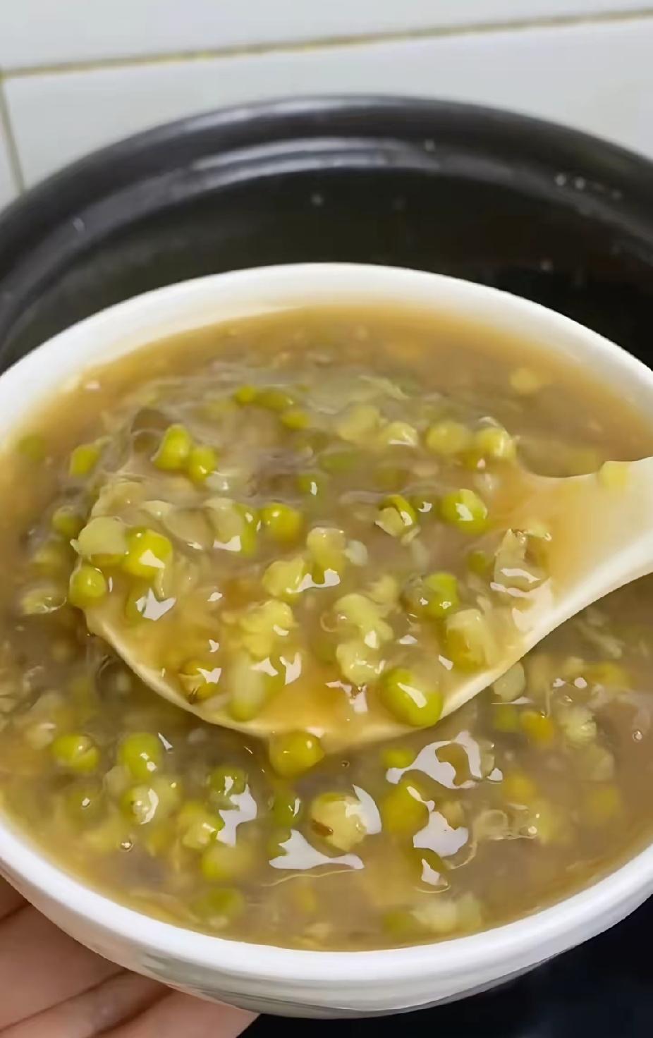 钱和性揭露了人的本质
钱财考验人心底线
情欲照见本性虚实，两样东西最容易撕开人伪