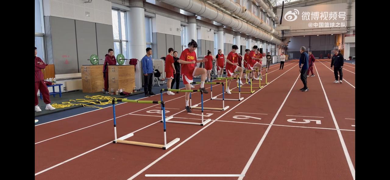 中国女篮集训队在互相呐喊与良性竞争中前进！

刚刚，中国篮球之队再次分享中国女篮