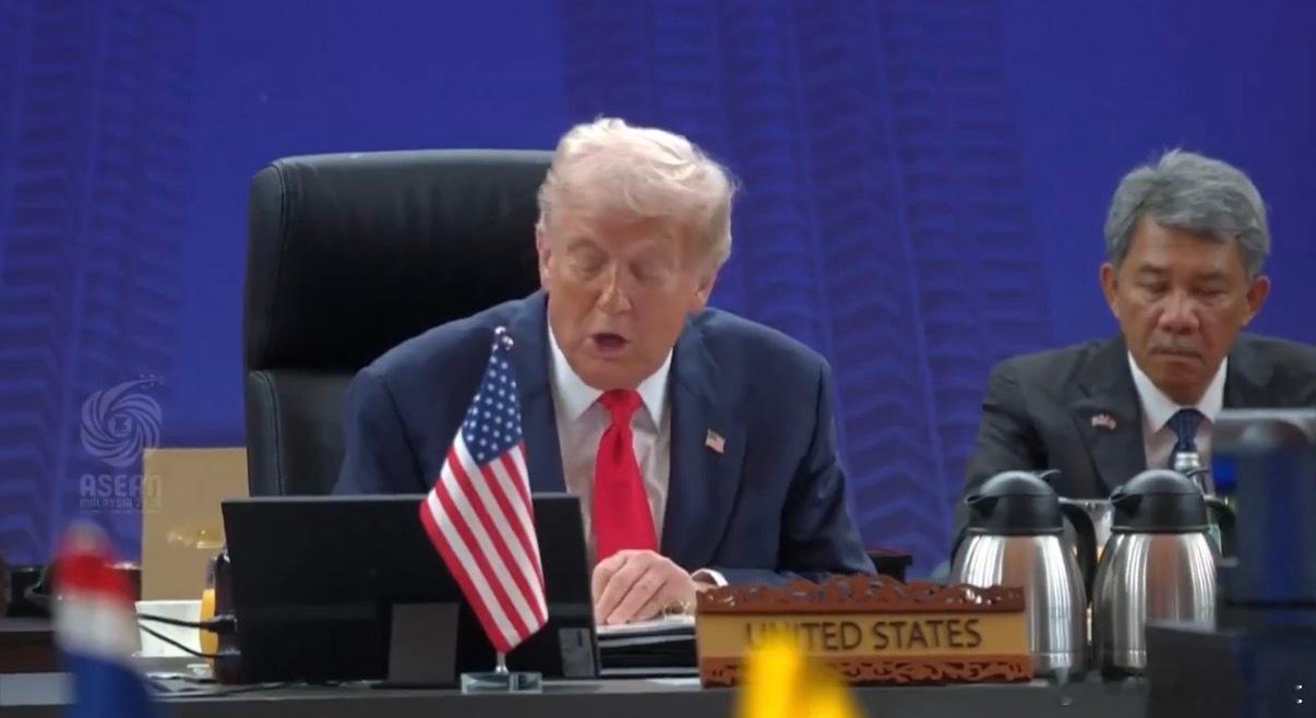 ‼️特朗普：“今天，我和总理签署了美国与马来西亚之间的一项重要贸易协议——而且…