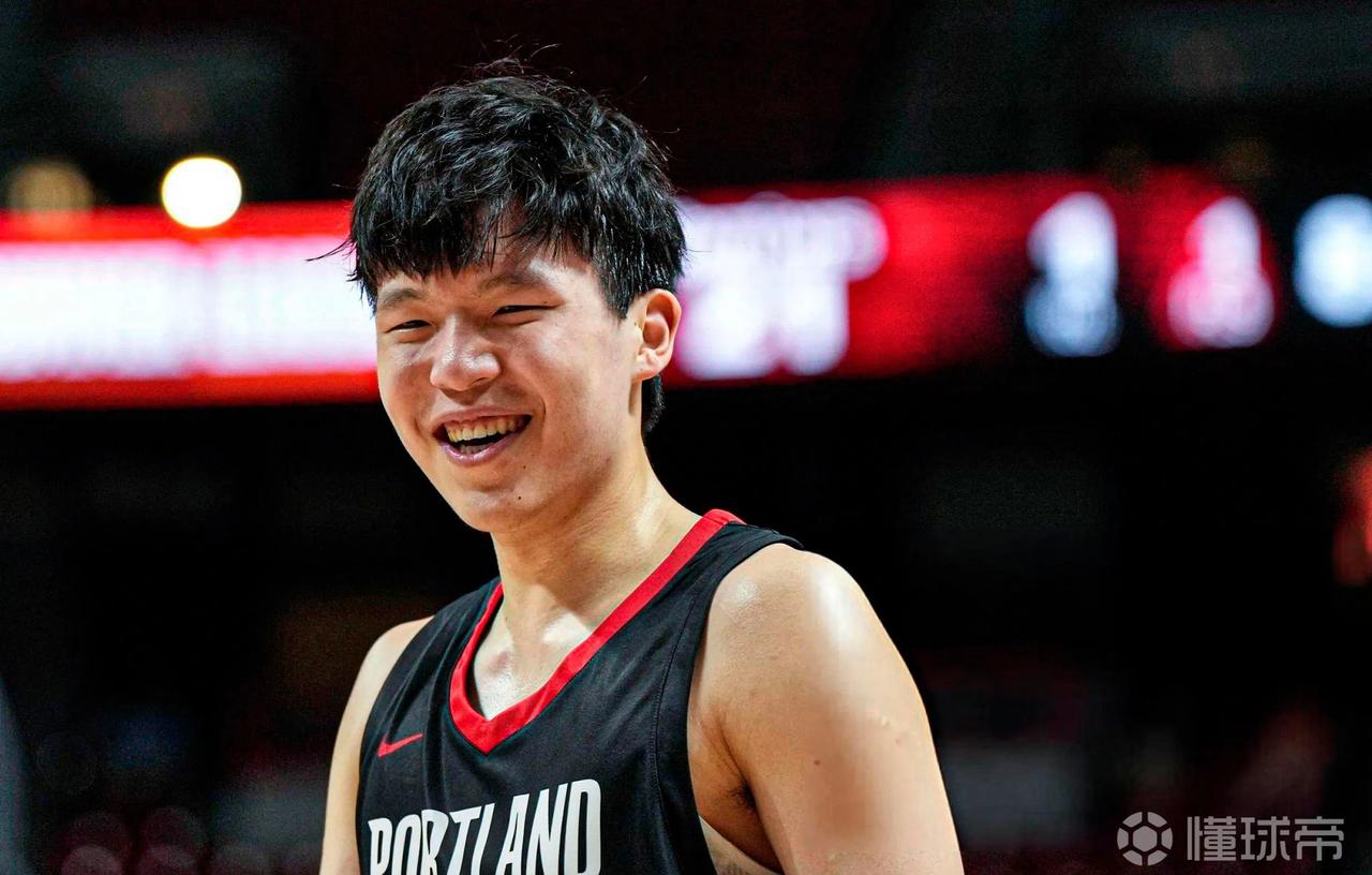 杨瀚森NBA夏季联赛首秀表现太出色了！10分4篮板5助攻1抢断3盖帽，甚至还有一