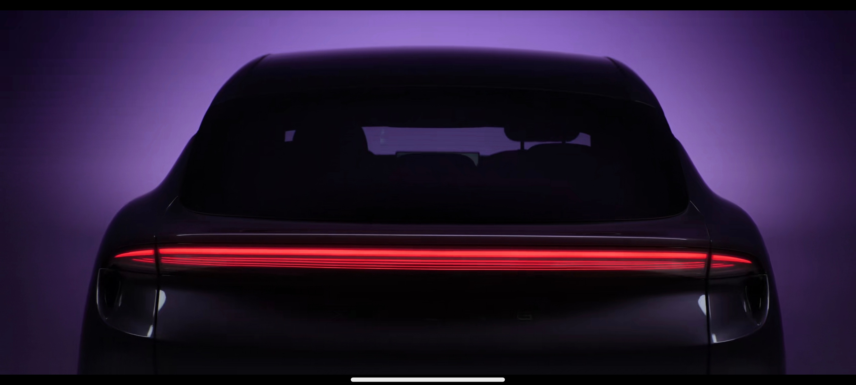 小鹏 MONA 首款 SUV —— MONA L03 正式登场。在 MONA 系