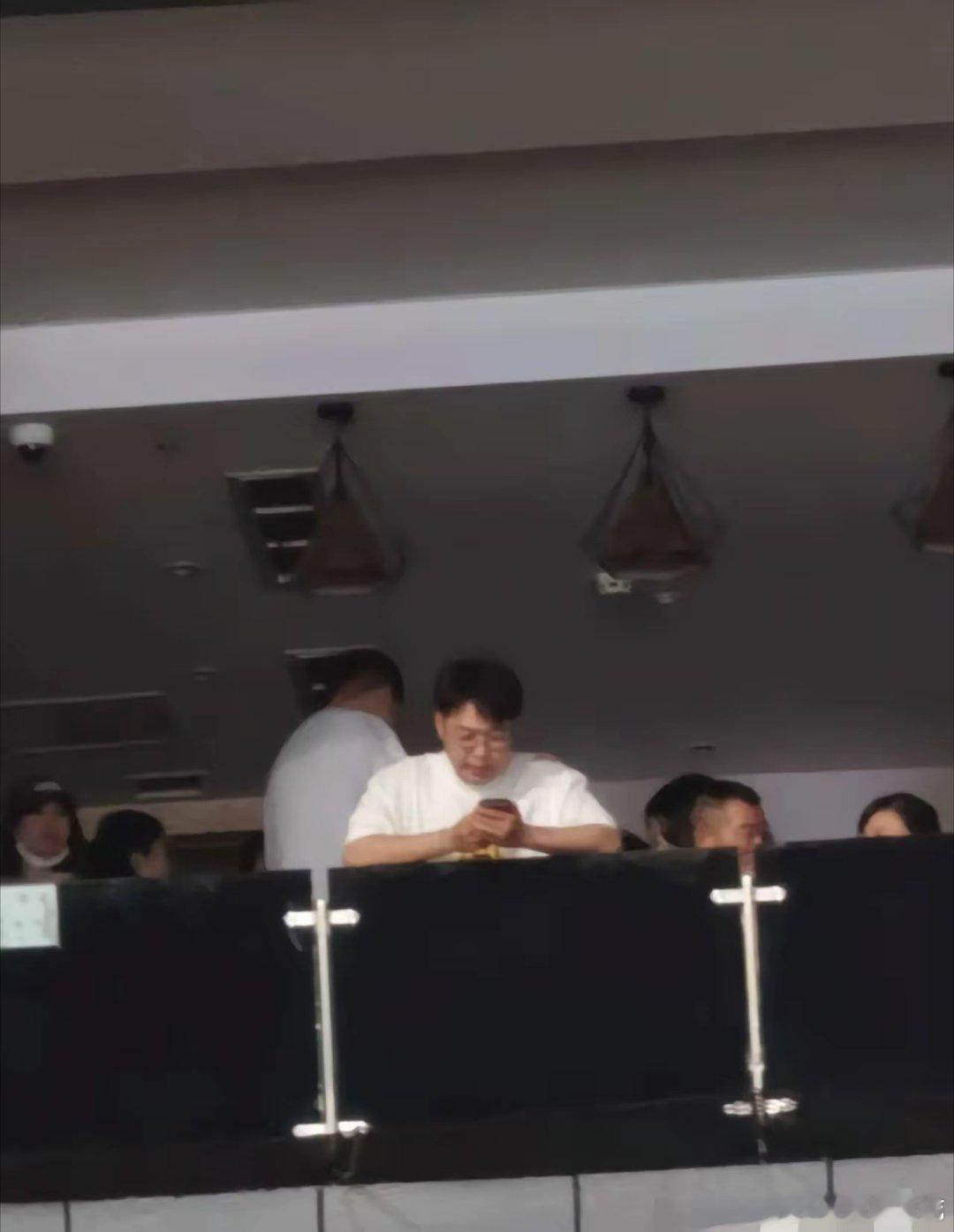 沈梦辰对谢娜的演唱会兴趣不大，之前会跟杜海涛去看其他人的演唱会，这一次谢娜的演唱