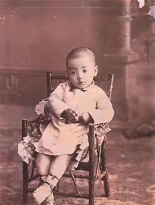 1936年，“中国物理学之父”吴大猷，跪在母亲床前：“我要求娶阮冠世”，阮母瞬间