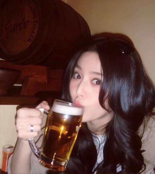 先喝了～