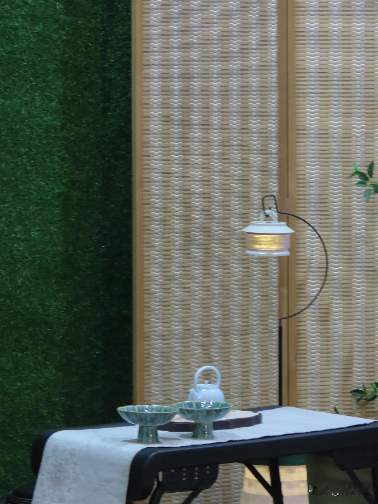 宁静的夜晚，微风轻拂，独享一盏暖灯下的宁静时光。
2024宁波国际旅游展