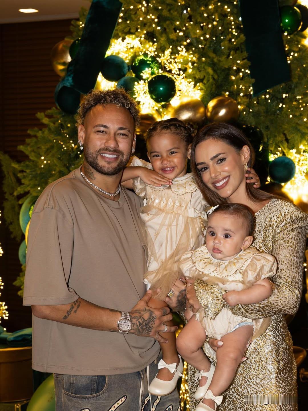 四个孩子三个妈，内马尔的圣诞节只能和新女朋友一起过了!

今天，内马尔在社媒上晒