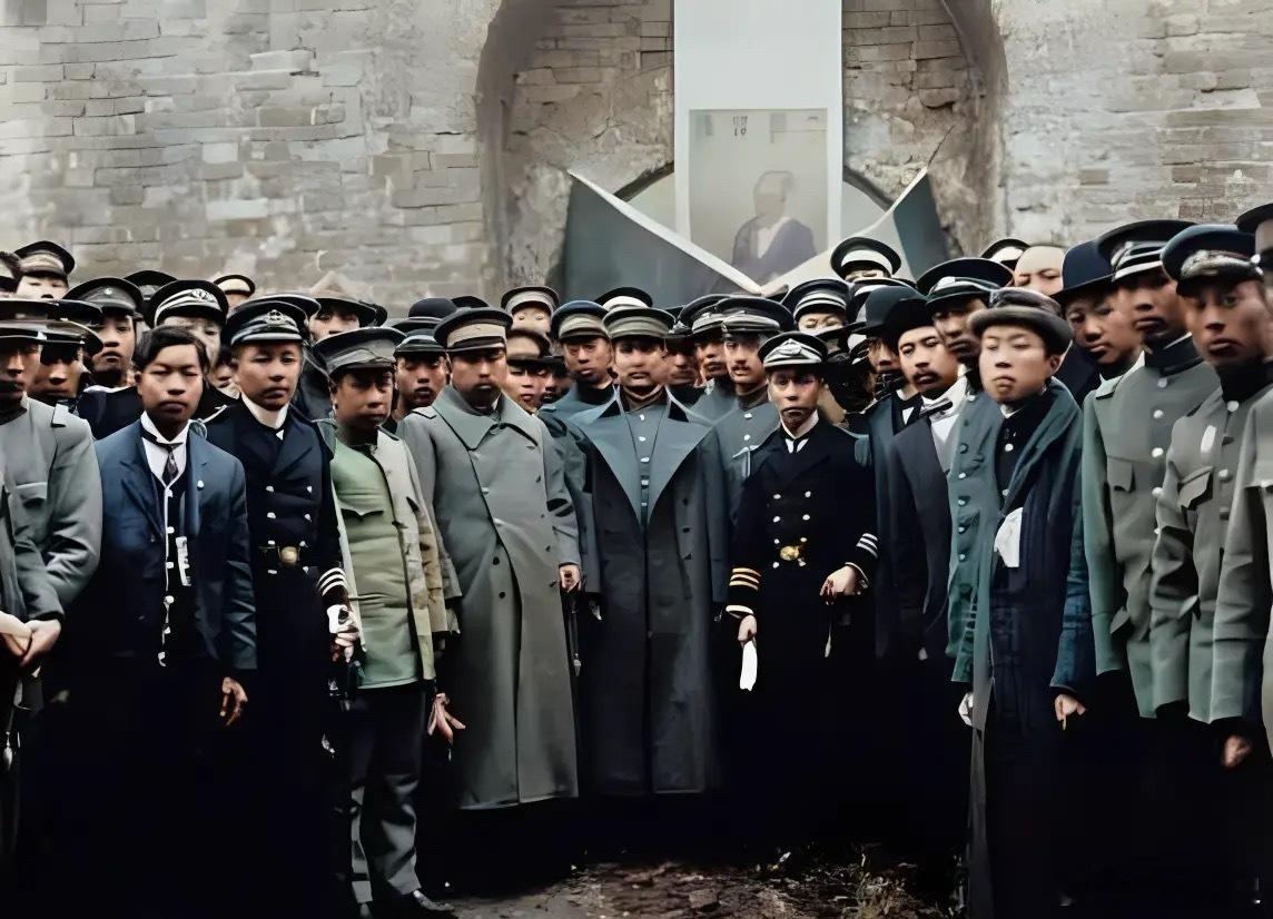 明孝陵更换朱元璋画像孙中山等人祭拜明孝陵时的照片（修复上色版） 