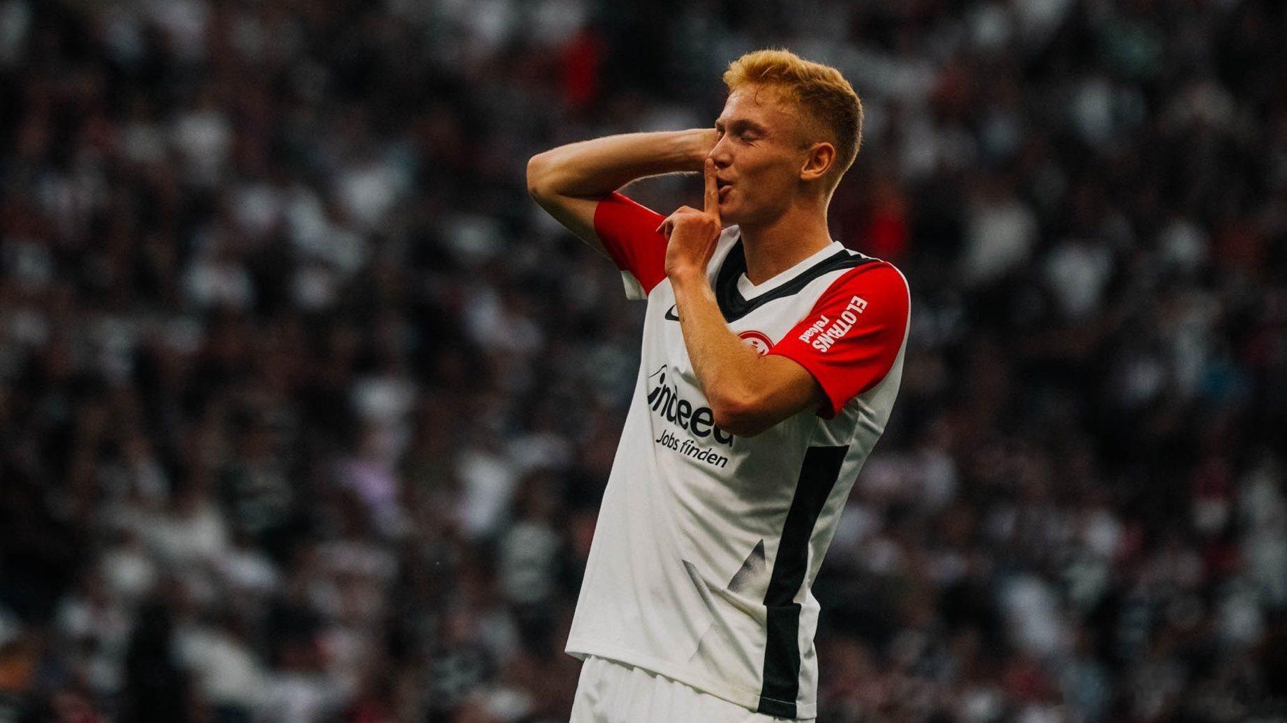 🚨法蘭克福中場球員，21歲的雨果·拉爾森已吸引德國（包括拜仁慕尼黑）及英格蘭多