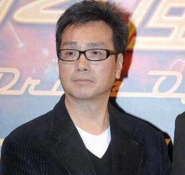 伍卫国，他是刘晓庆的第四任丈夫。在80年代超火的电视明星！他出演过众多经典剧集，