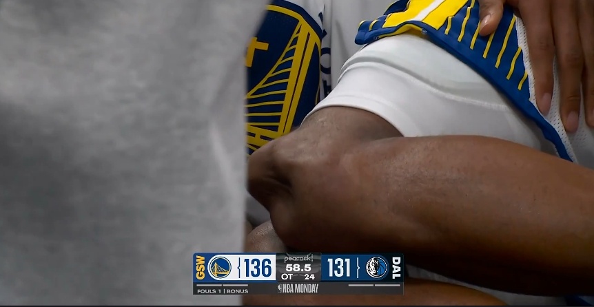 卧槽，穆迪伤了……好吓人 