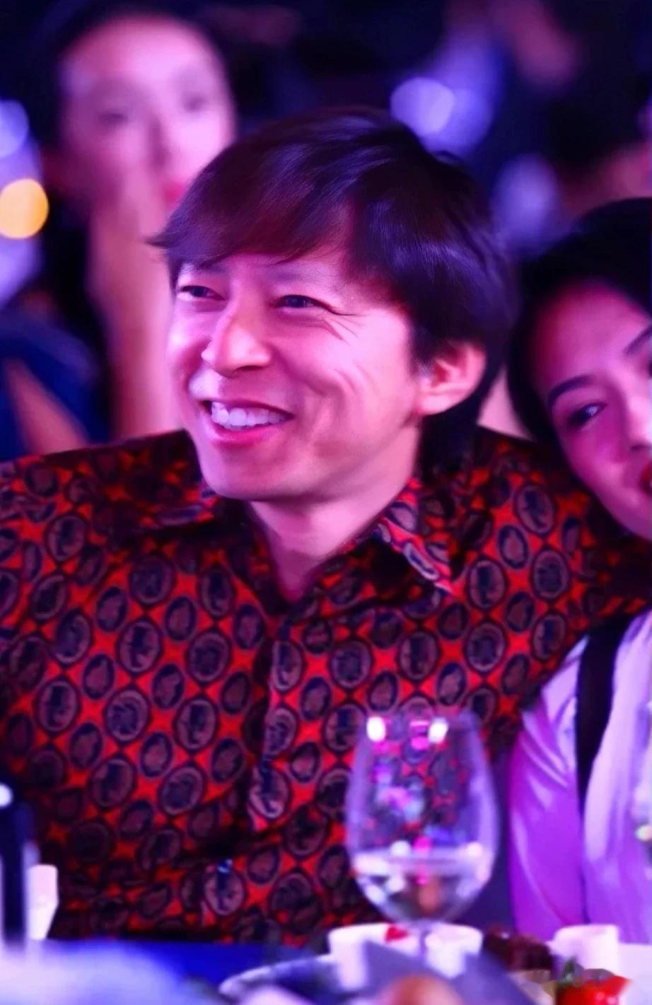 杨澜问张朝阳:你已经财务自由了，可是既不结婚，也不要孩子，你到底怕什么？张朝阳摇