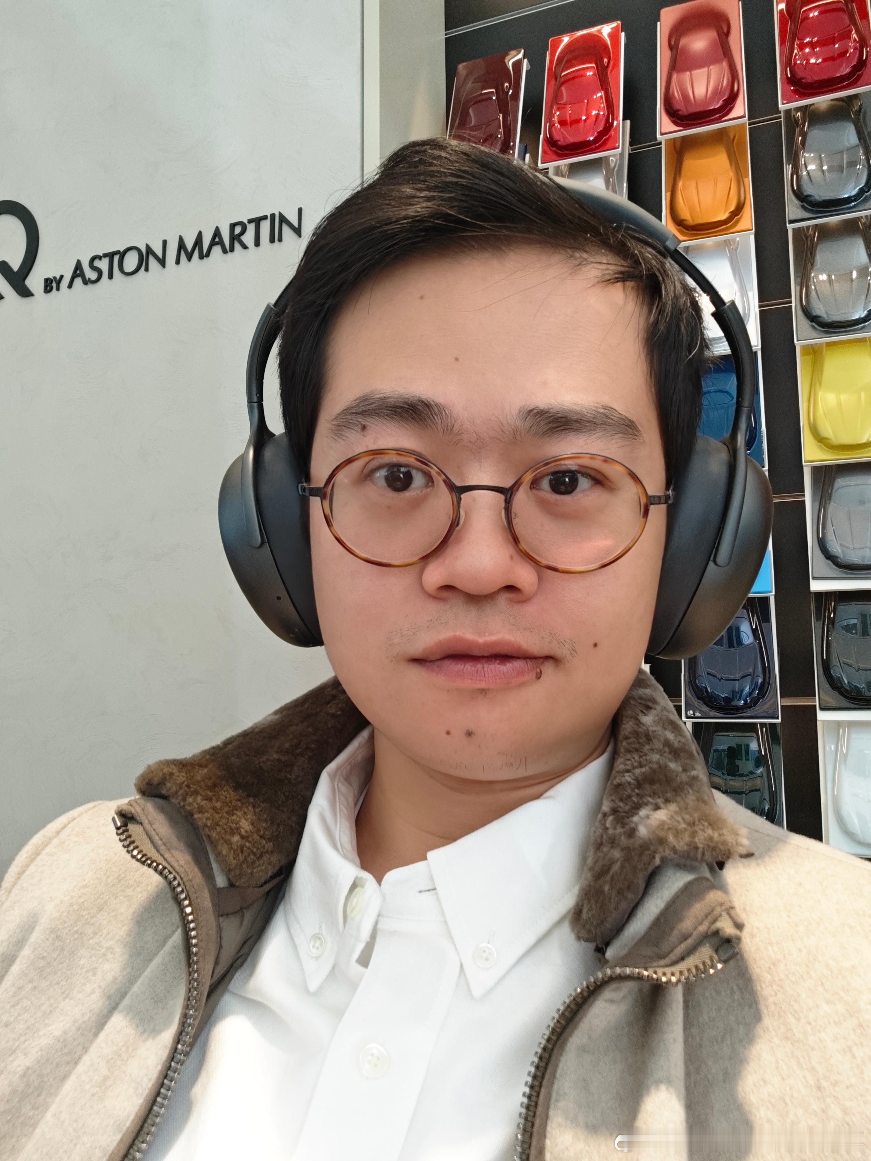 出门搬砖，好久没来马丁了，特价DBX V8普通版707版本敬请期待