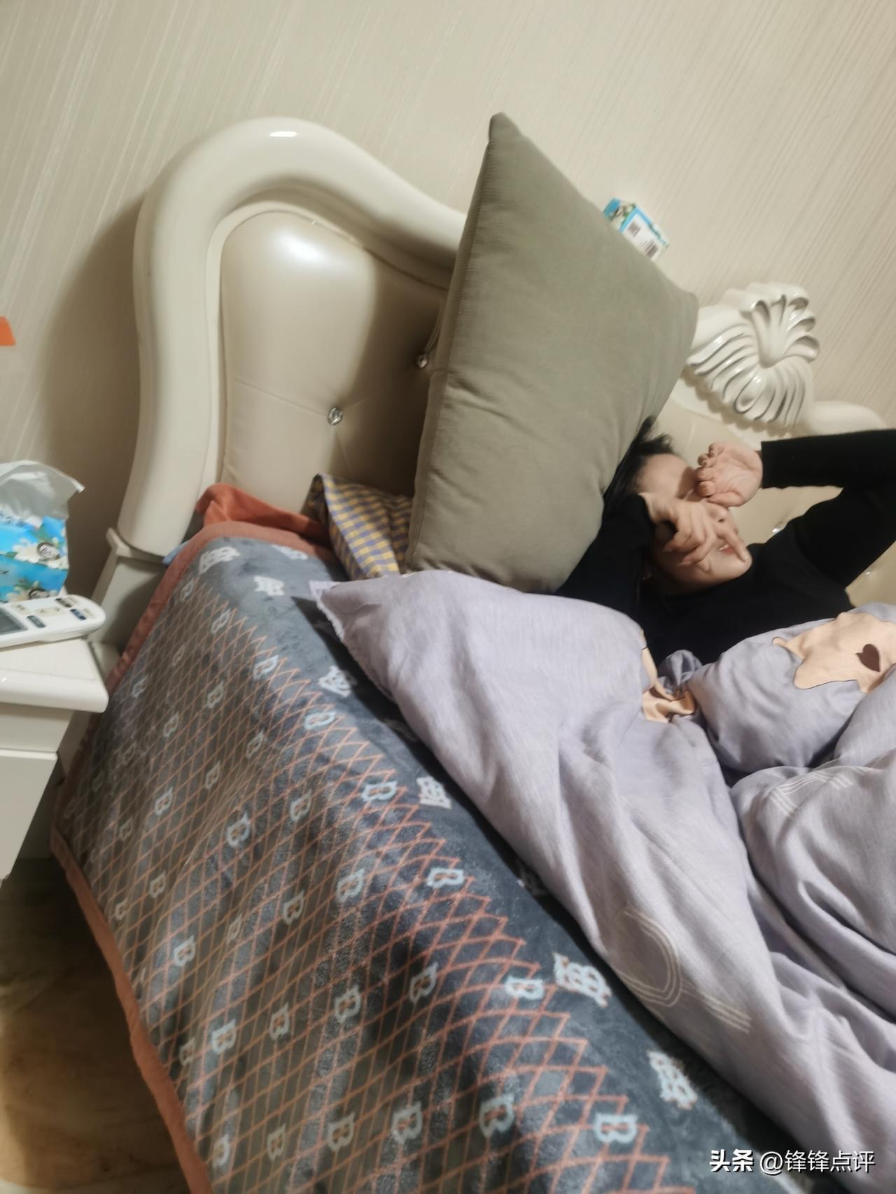 马侠自述之五
马侠曾经有过一次姐弟恋，比他大三岁，在某985高校做副教授，曾在美