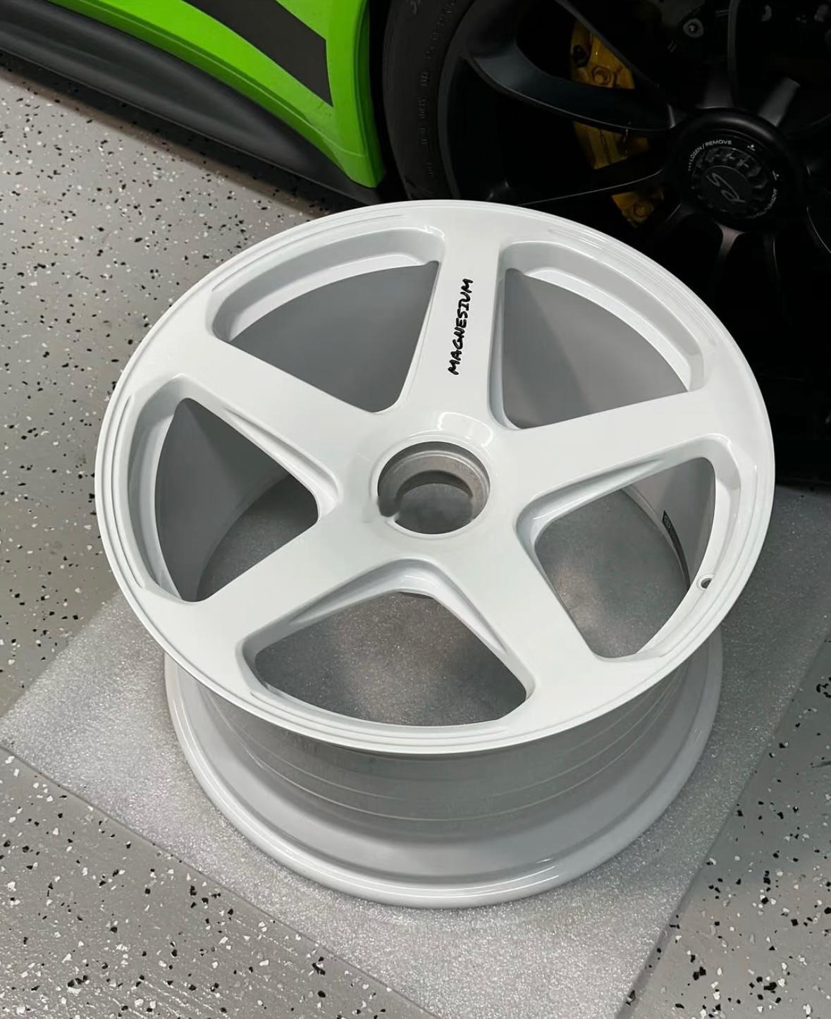 商品和人一样先夺目，再动心，👉🏻一见钟情的是模样，相濡以沫的是品质。TLFW