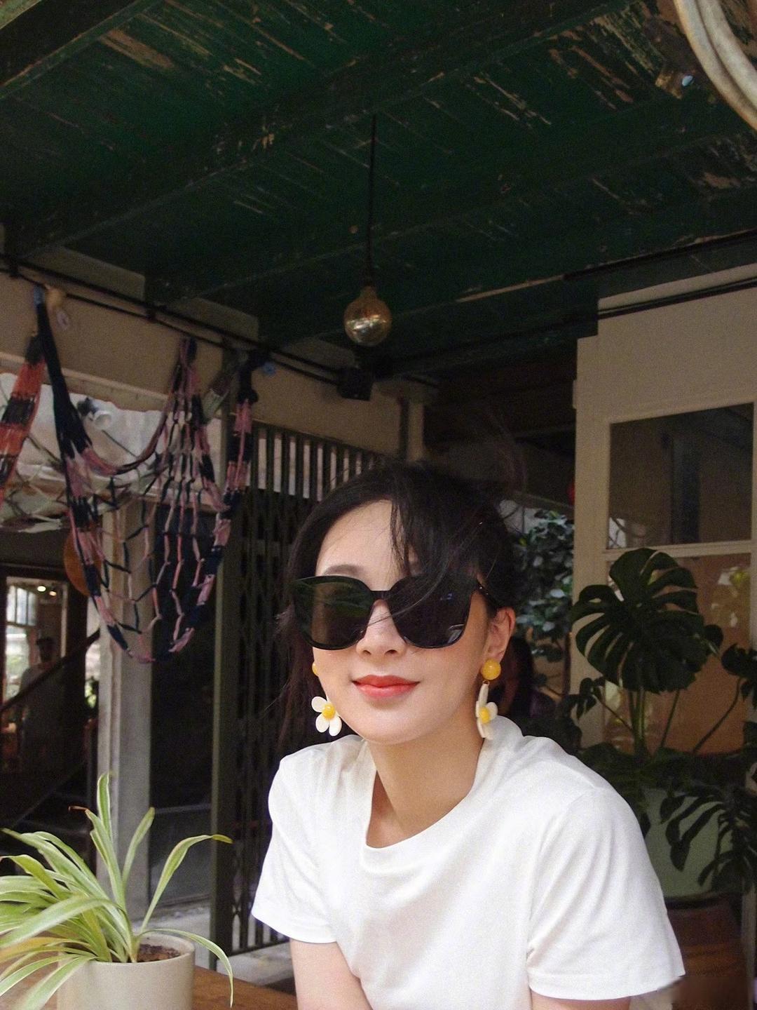杨紫杨紫李祯yz杨紫家业愿有人与你共黄昏，有人问你粥可温，有生之年，欣喜相逢