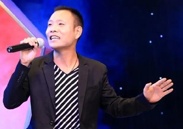 祁隆不要再消费爱情了

祁隆被粉丝誉为情歌王子，他创作的歌几乎都是围绕爱情，离开