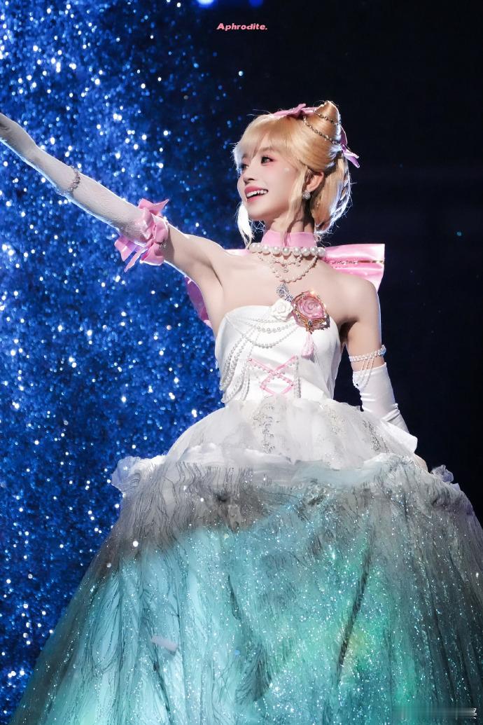 请相信这个细微啊啊啊啊啊[捂嘴哭] 真就美成玛丽猫惹[可怜]金发玛丽猫绝美，好看