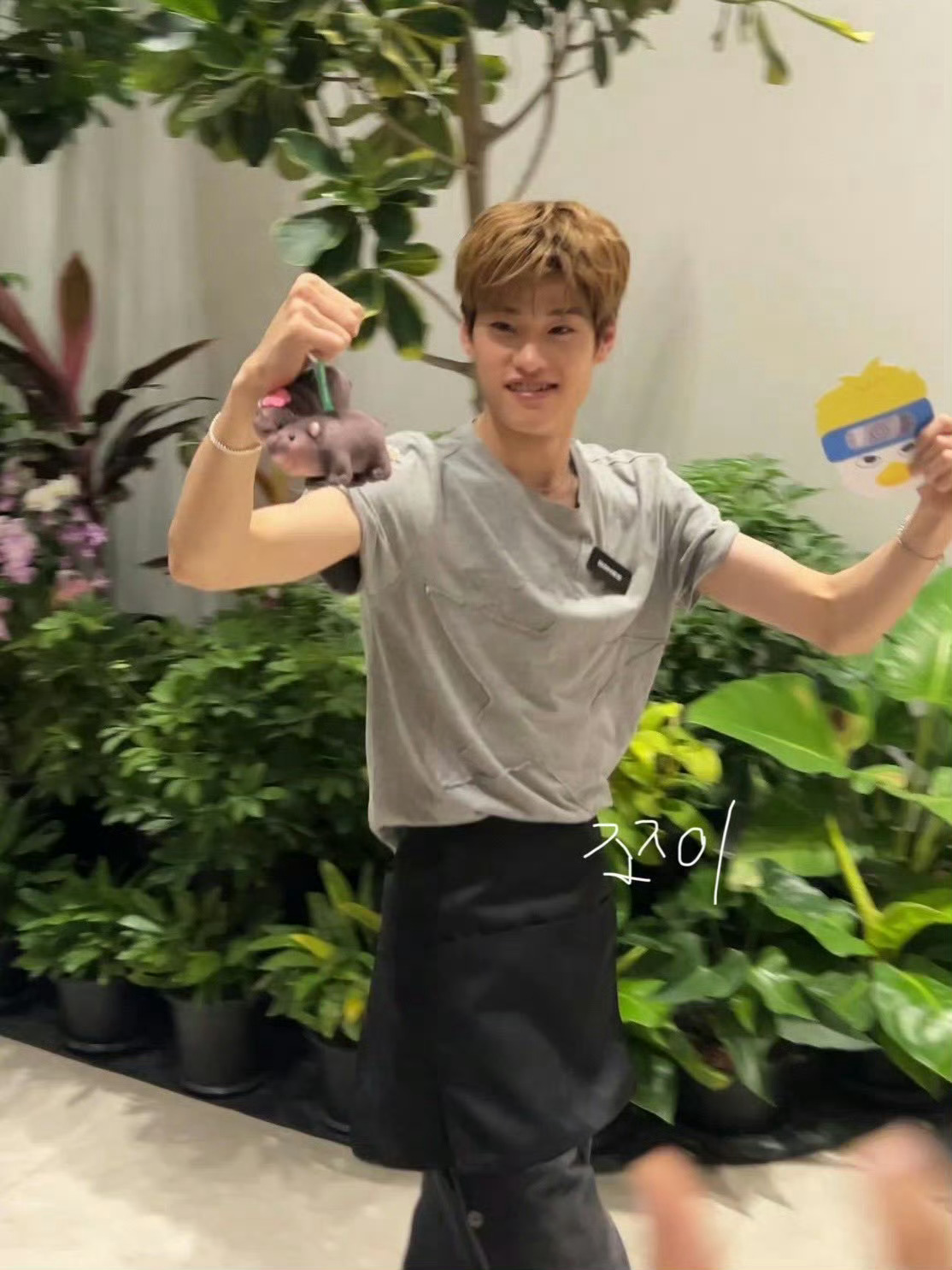 又是想看李炤熙穿裙子跳舞的一天