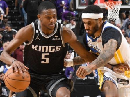 北京时间10月16日9:30，星期一，NBA季前赛勇士队PK国王队，上赛季两队季