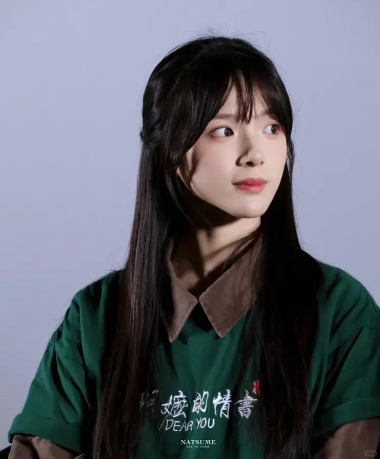 这是李思潼第一次出演影视作品，《给阿嬷的情书》影片票房一路走高最终拿下12亿。