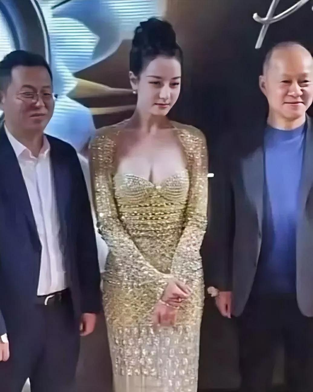 迪丽热巴身材真好