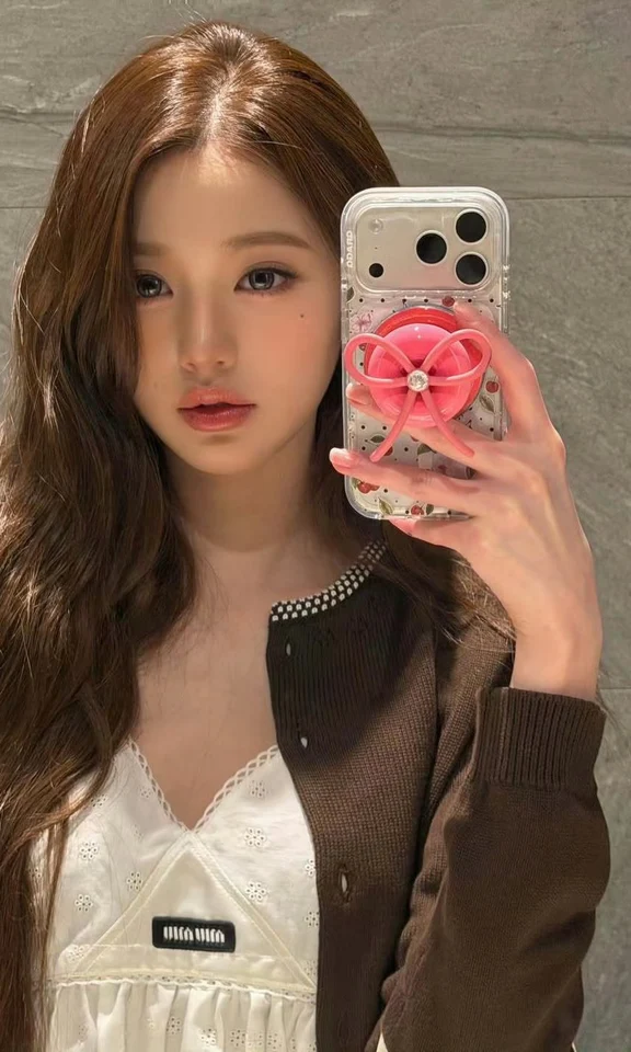 张元英 x MiuMiu ​​​