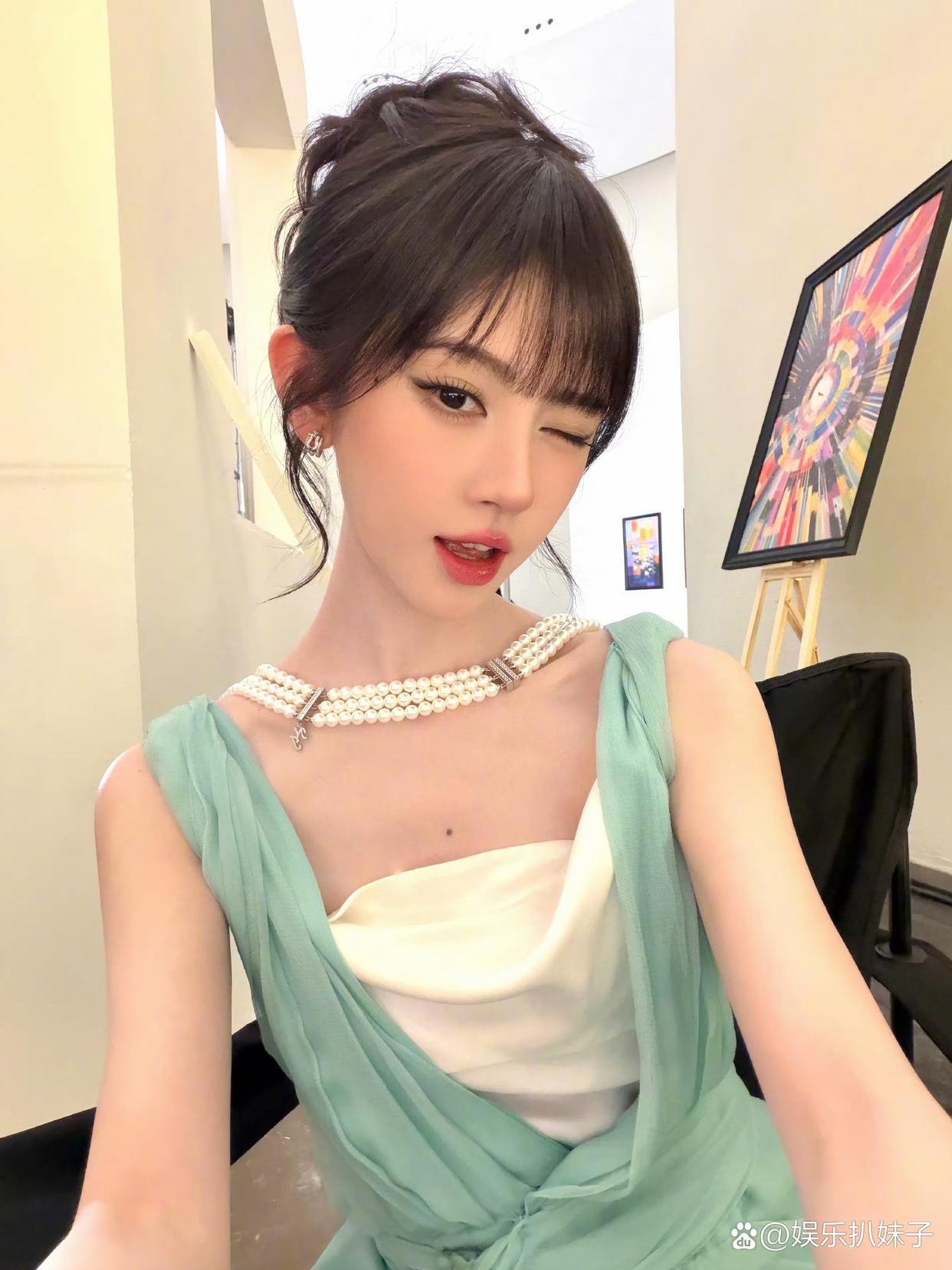 1.李一桐也要参加浪姐了，之前她觉得自己年纪还小，拒绝过一次，这次松口了。2.卢
