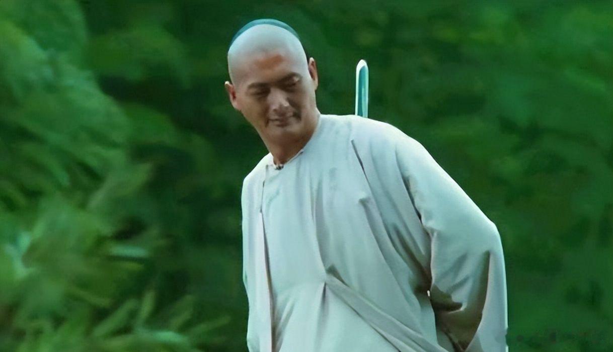 辫子电影《卧虎藏龙》为什么能获奥斯卡大奖?这个电影的造型丑陋无比，以满清为背景，
