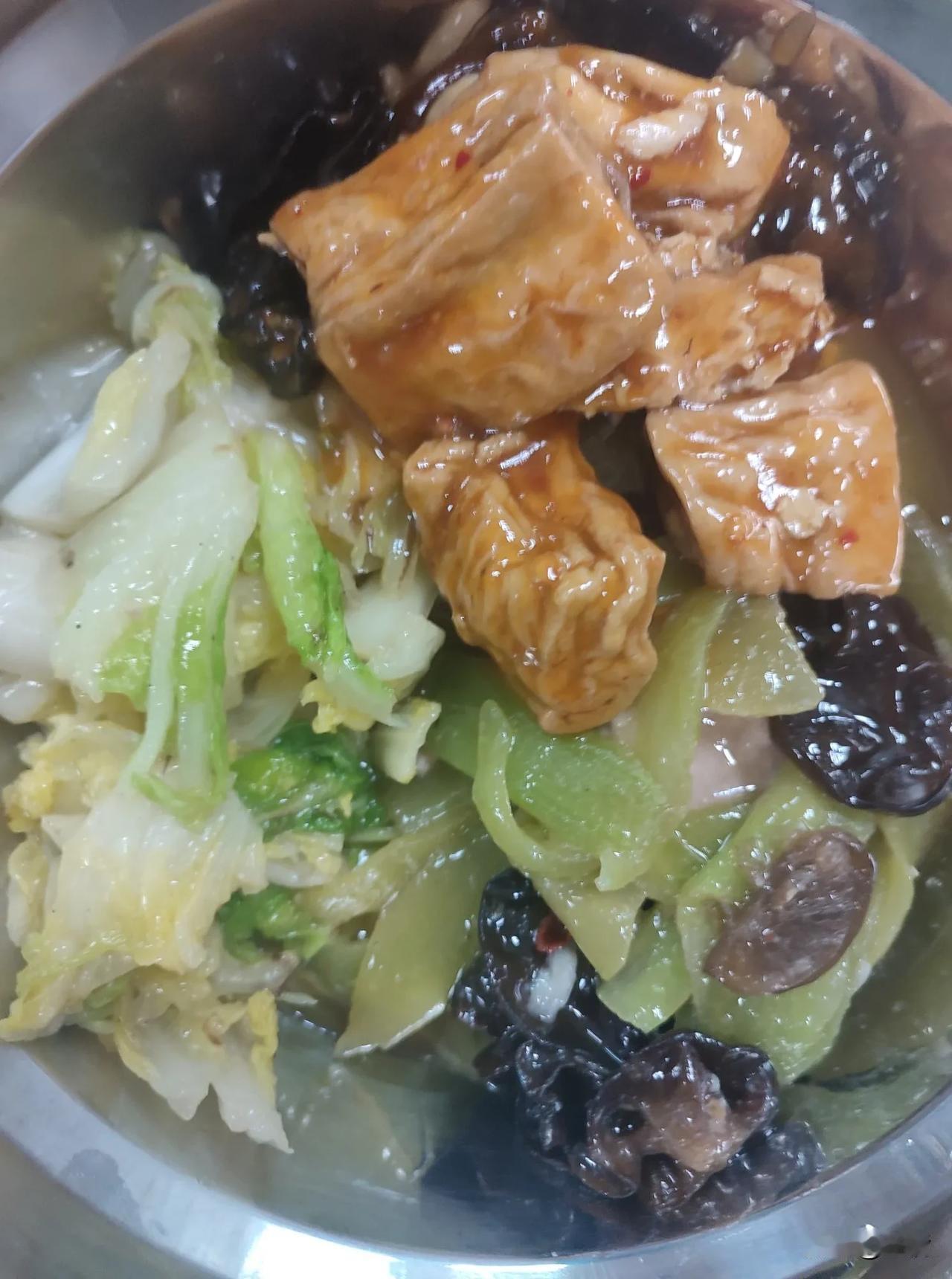 萝卜盖饭
