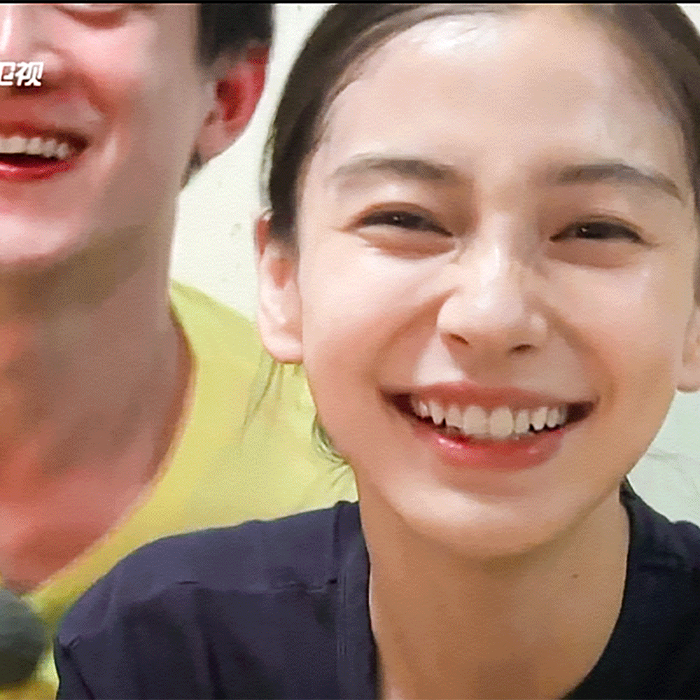 曝李晨郑恺陈赫Angelababy上海聚餐话说baby以前的牙齿很好看，她现在怎