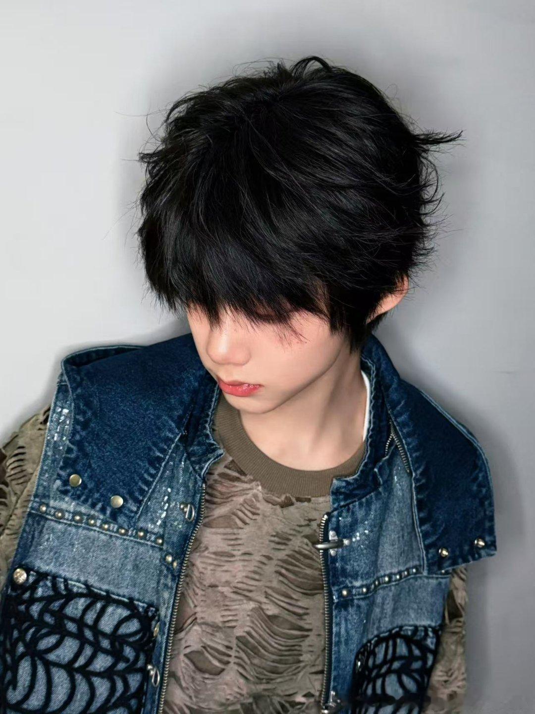 陈奕恒世界纷纷扰扰 来欣赏下我jo的帅颜吧