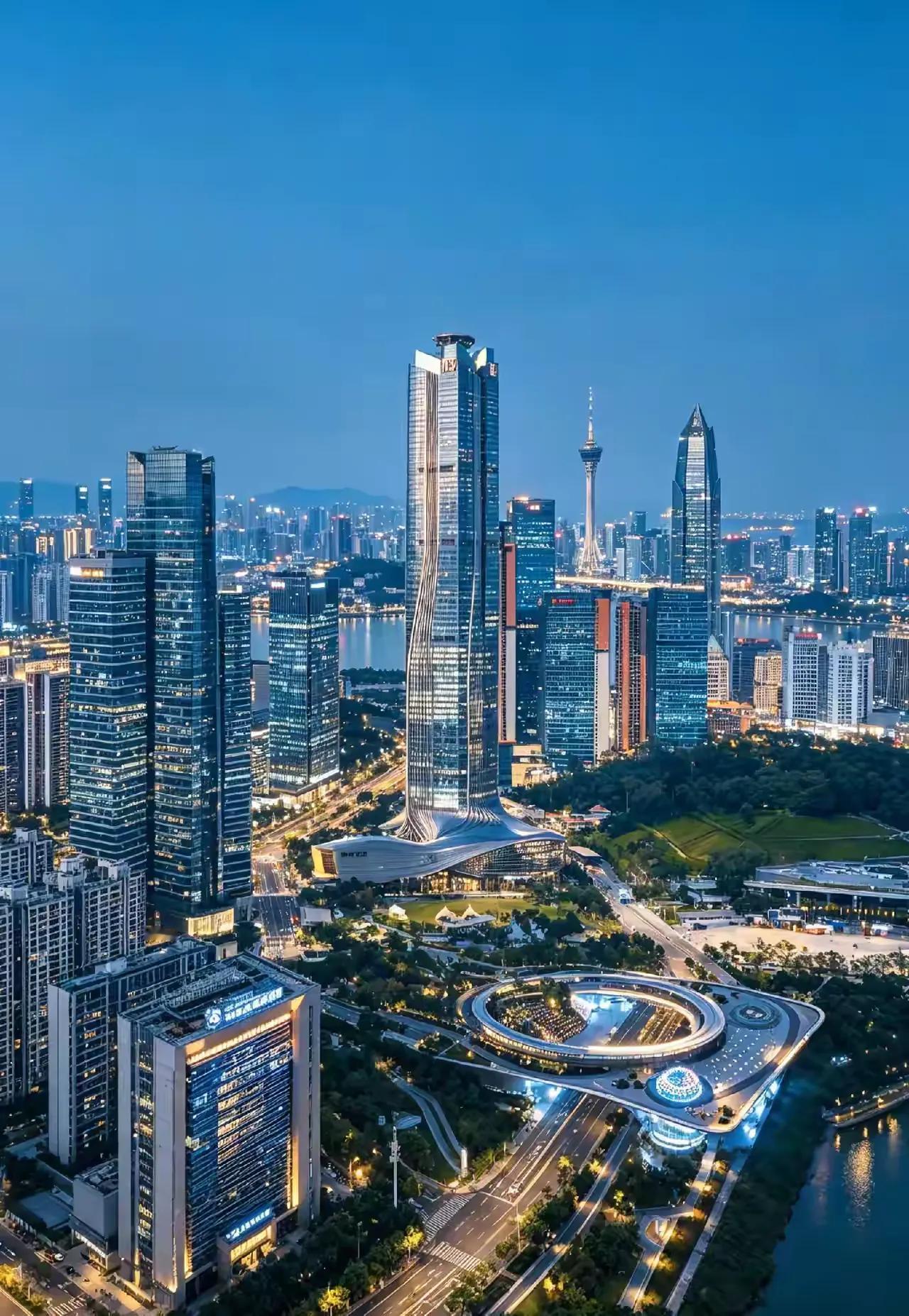 看这个图片有知道是我国的哪座城市的吗？加一张夜景图应该是有人知道了吧！