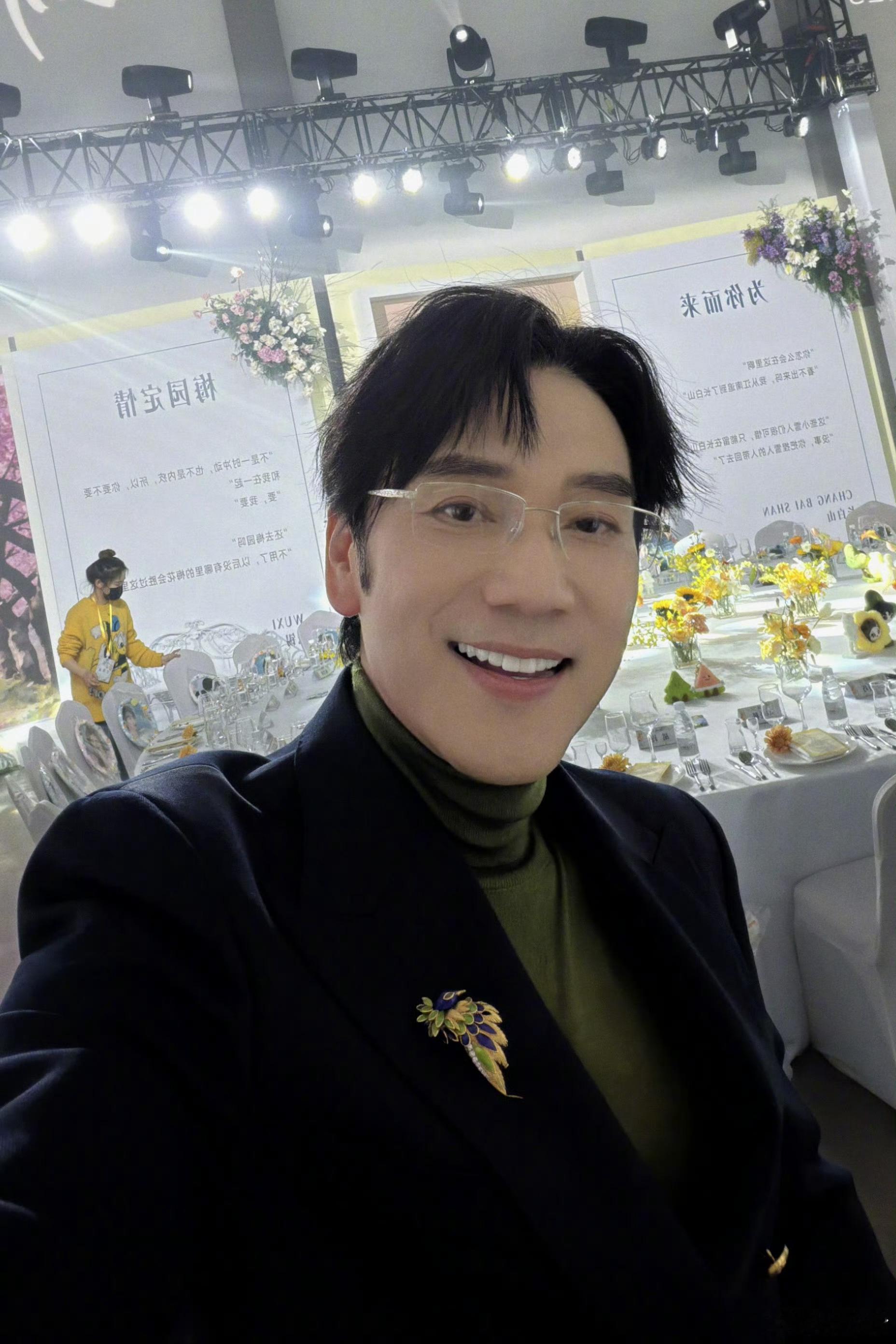 林依轮 宴会时刻站哥必须发力林依轮在宴会情节里，站哥一角大放异彩。那演技，绝绝子