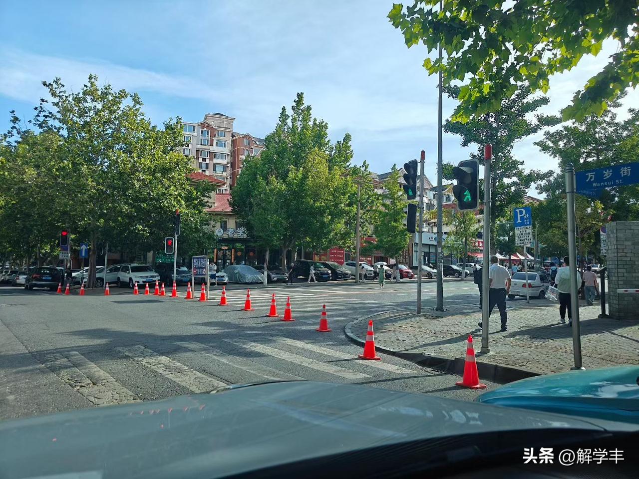 a股牛市进入分化结构性阶段，一方面科创板历史新高，一方面老登股继续新低，两极分化