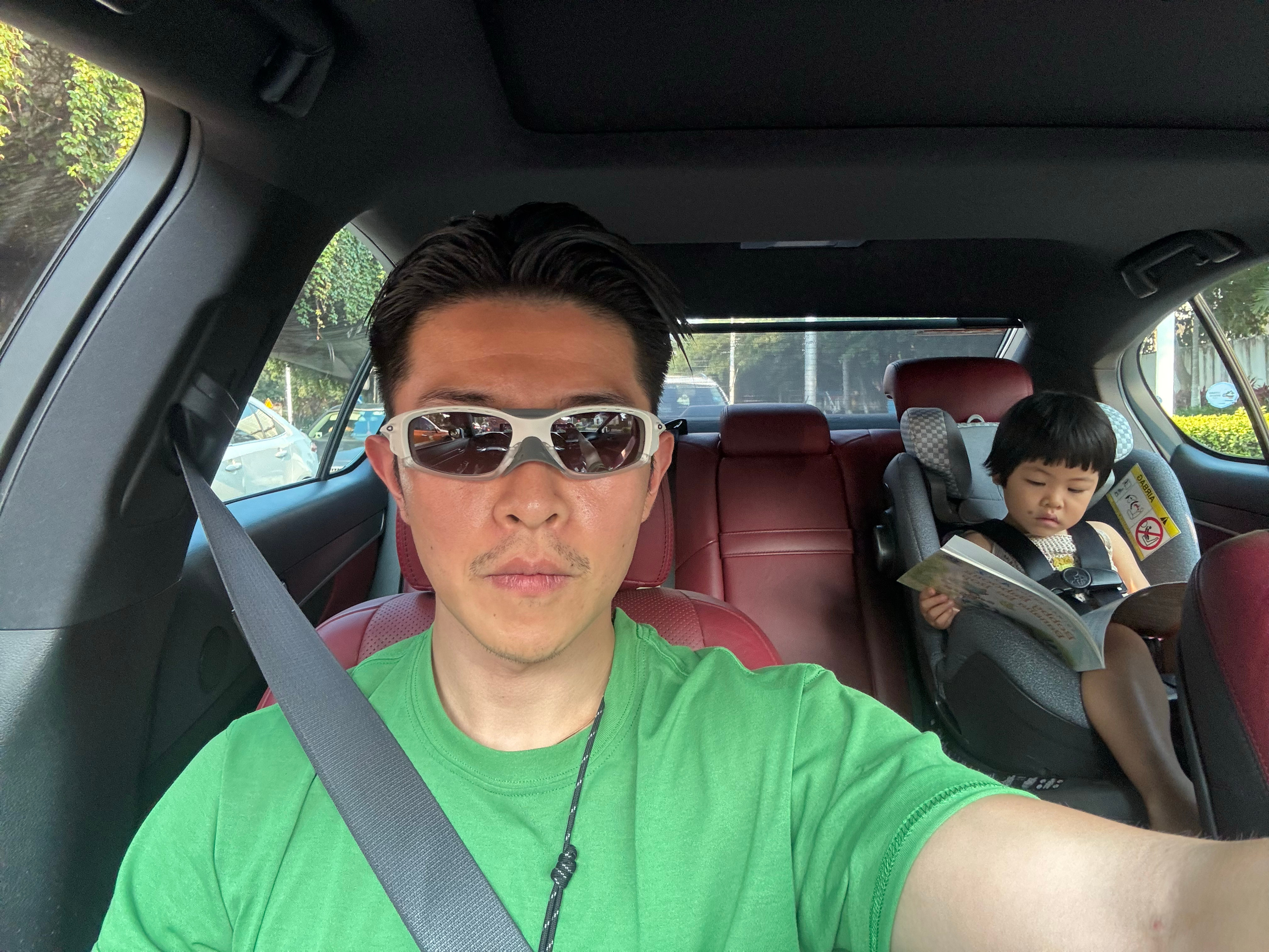 发消息问旅蛙球宝在干嘛？发点照片过来旅蛙： 