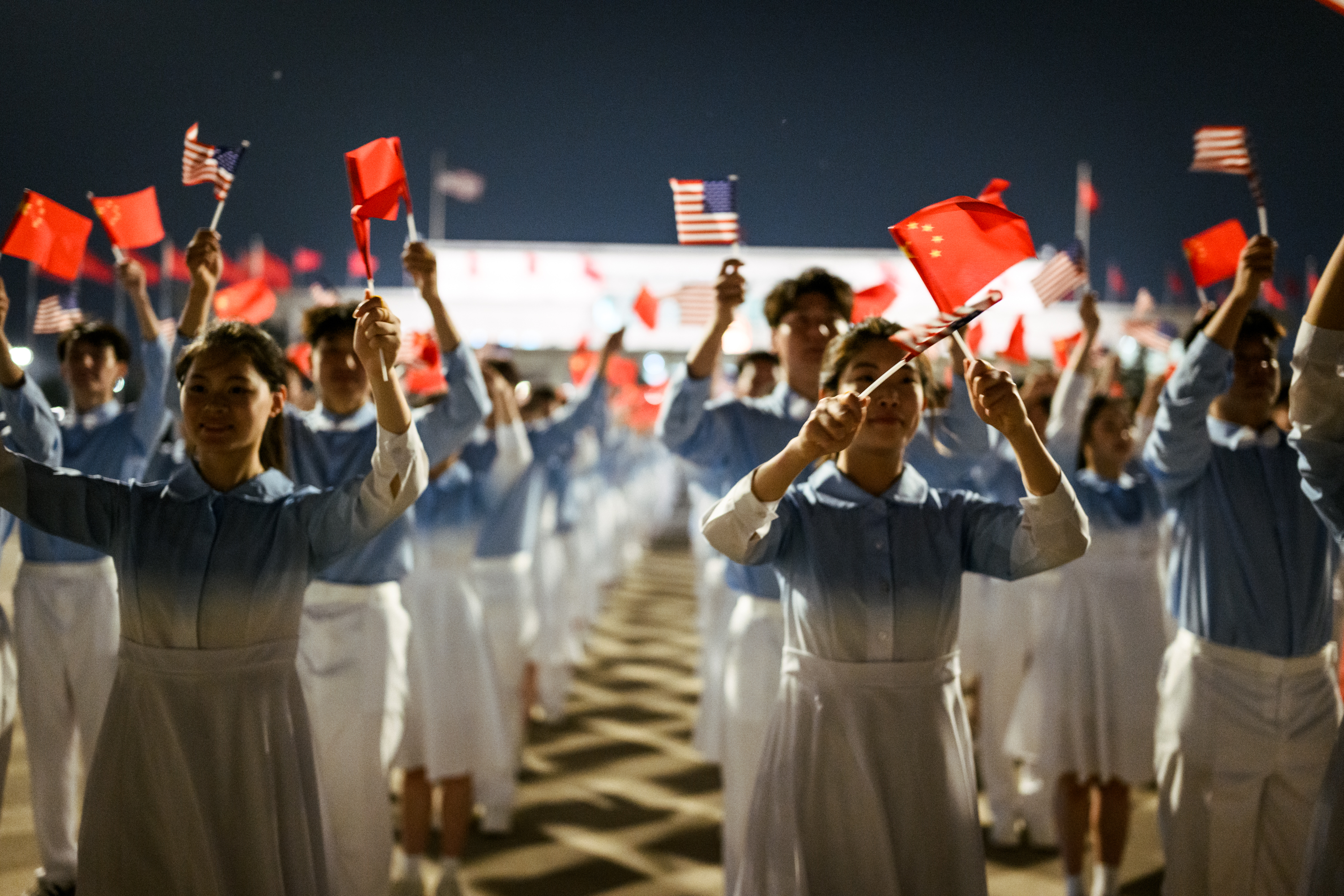 🔻白宫官网发布的第一批美国官方图片。🔻文字附注是：“历史的开端。 🇺🇸 