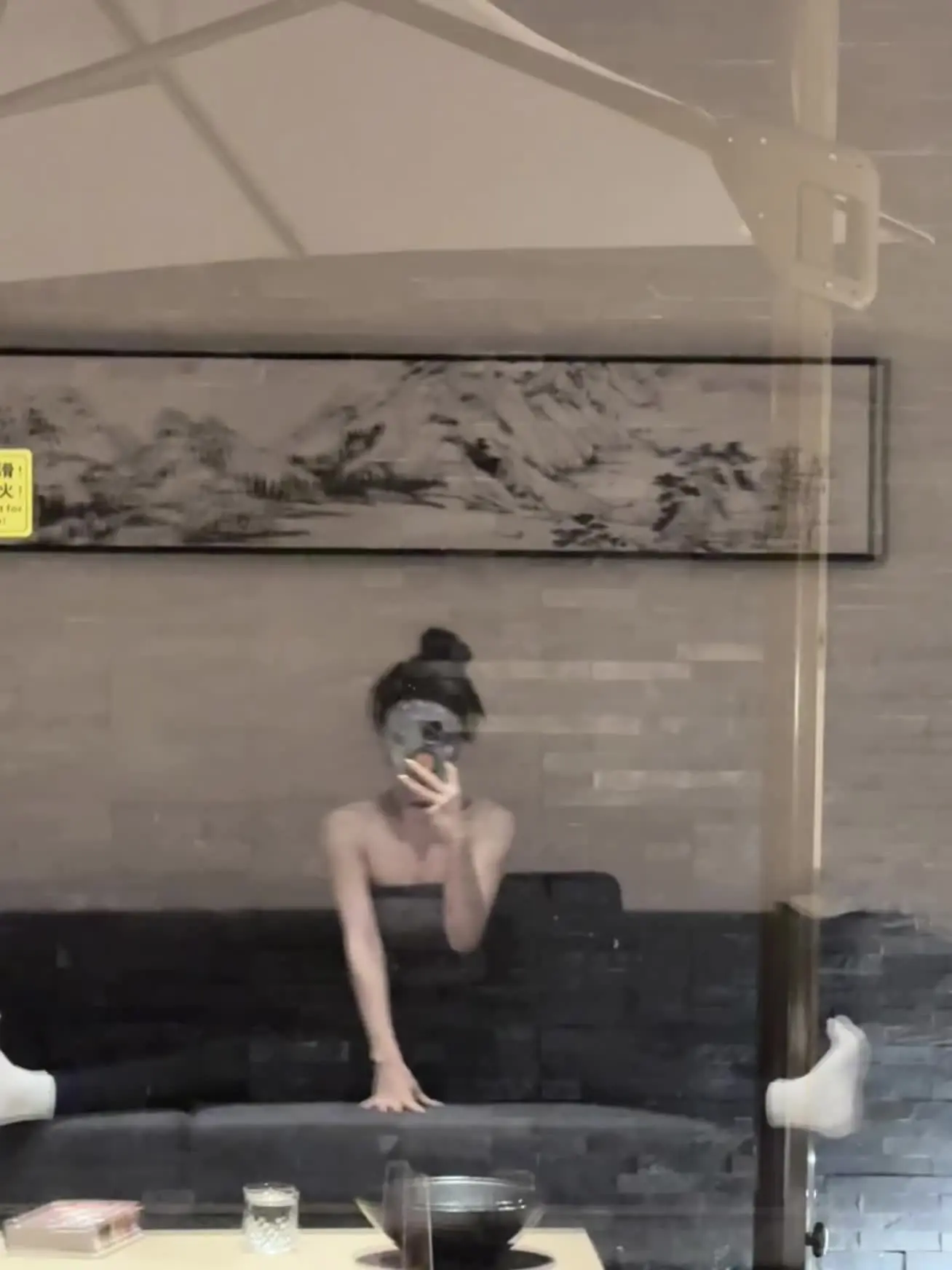 撸铁几年最大变化 愿意记录的时候不化妆也敢原相机拍了 多了几分松弛 随...