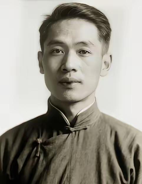 1930年，地下党员傅有智被捕，敌人把他带到了海滩，连开5枪，枪枪命中，谁知，等