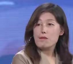 北大法学学霸陈长志，当年不顾亲友反对毅然娶了毁容贵州女孩，十七年陪她做了二十次面