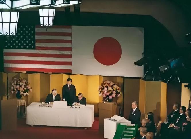 美国统治琉球27年，为何宁可还给日本，也不让琉球独立？
打开今天的东亚地图，盯着