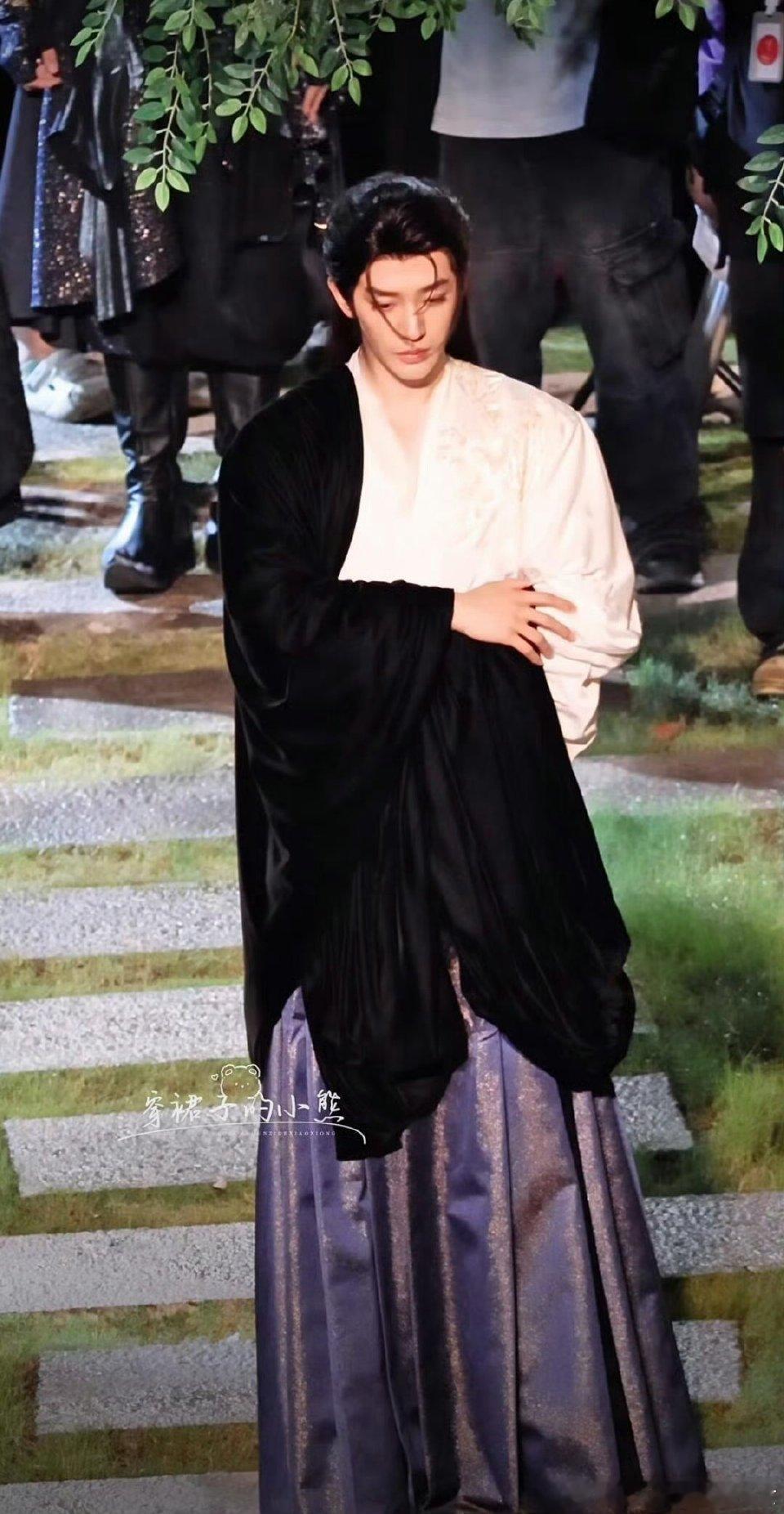 郭敬明又把邓为拍成了白月光邓为百妖谱路透帅成啥了百妖谱路透刷爆全网，邓为风姿俊逸