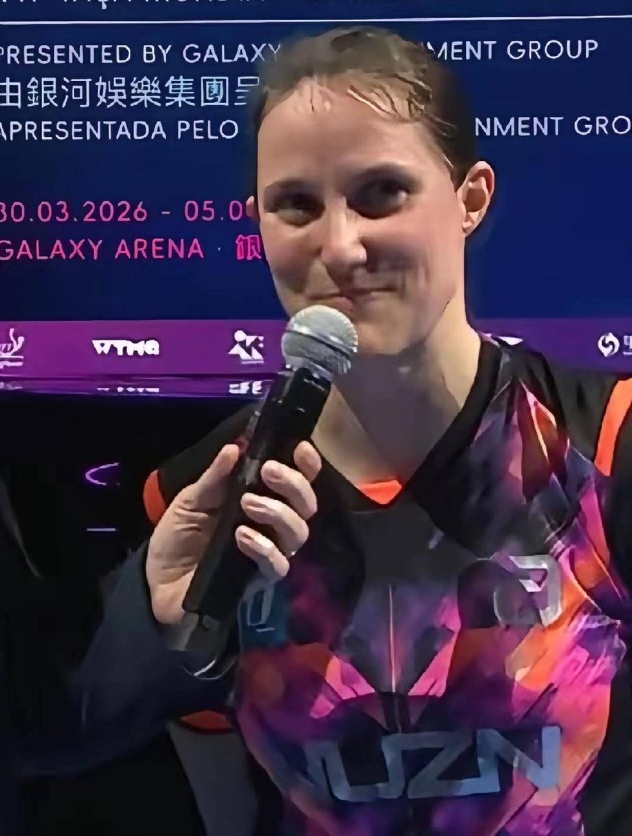 温特0:4输给孙颖莎，但赛后那几句话，我反复看了好几遍。

"她是另一个级别。"