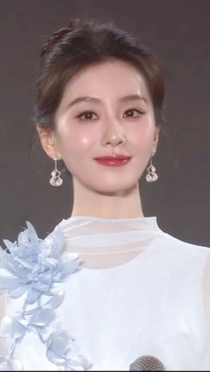 刘诗诗看着容光焕发，这状态绝了 